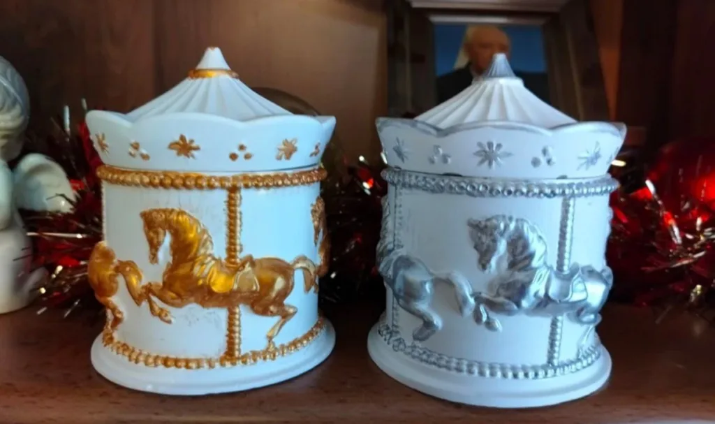 Роспись гипсовой шкатулки "Карусель"